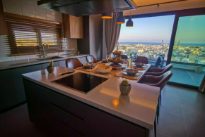 Eagles Nest- 2BR stylish, free park, Netflix